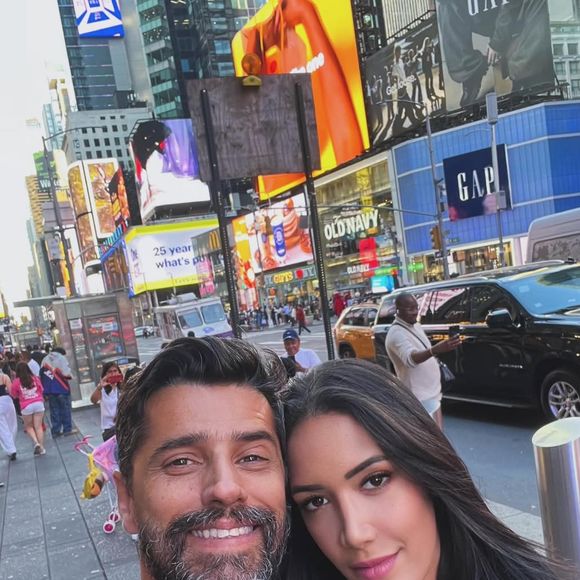 Esposa de Alberto Cowboy, Priscilla Monroy quebrou o silêncio sobre o clima entre o marido e Ana Paula Renault no ‘BBB 26’