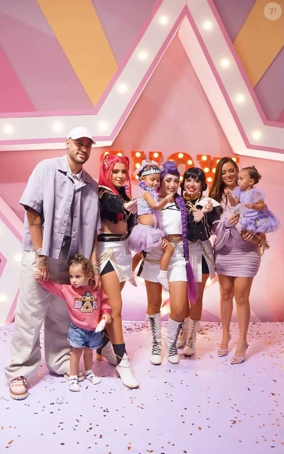 A família de Neymar se reuniu para comemorar os 3 anos de Mavie em uma festa temática em São Paulo, com decoração inspirada em música e K-pop