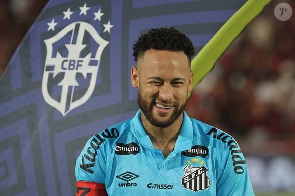 Nicole Bahls nunca desmentiu boatos de um envolvimento com Neymar, que ela preferiu não desmentir. 'Tenho muita admiração por ele, um grande ídolo', limitou-se a dizer na época