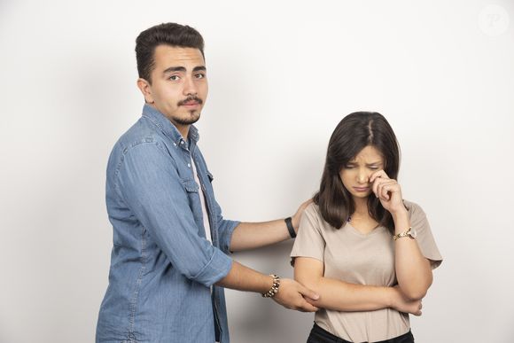 Os 3 tipos de pessoas tóxicas que até agentes secretos evitam e a psicologia explica o motivo