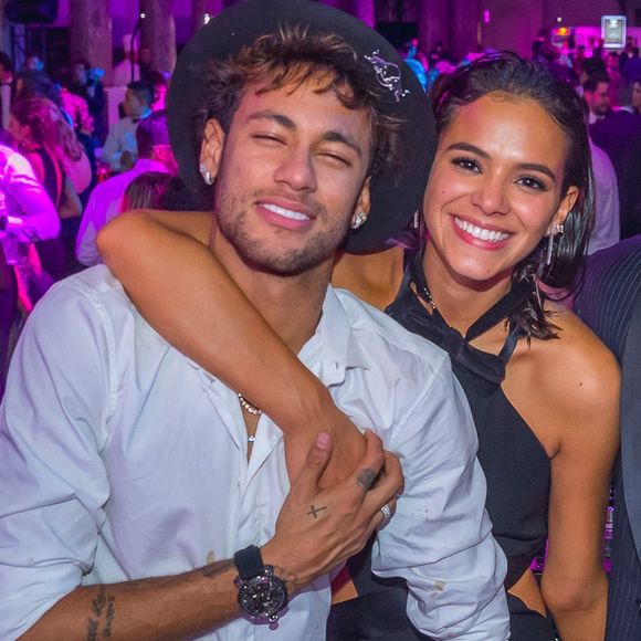 Ex-namorado de Bruna Marquezine, com quem a atriz se relacionou entre 2012 e 2018, está barrado da celebração