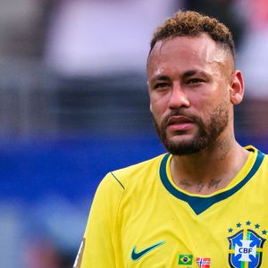 Neymar marcou o único gol do Brasil na partida contra a Noruega