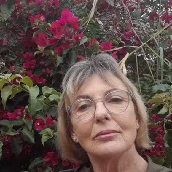 Hoje aos 65 anos, Dominique Scharf cumpre pena em liberdade após passar 32 anos presa, sendo boa parte em Tremembé