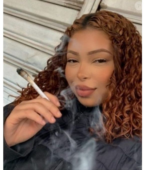 A 'musa do crime' Japinha do CV revelou estar viva logo após ser dada como morta, mas perfis supostamente fakes também se espalharam