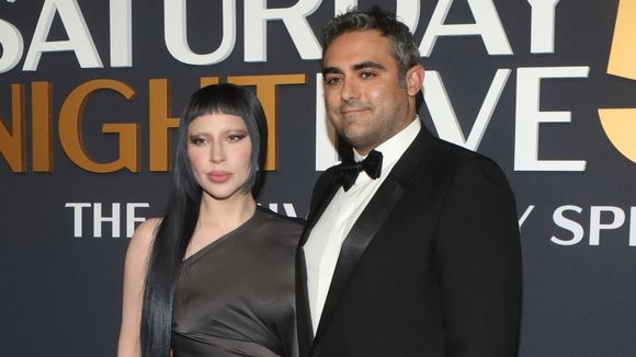 Fã filma suposta discussão de Lady Gaga e o noivo no Copacabana Palace e vídeo viraliza: 'Ela está brigando com ele'