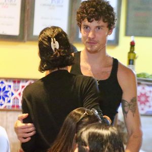 O palito na boca de Shawn Mendes dividiu opiniões na web