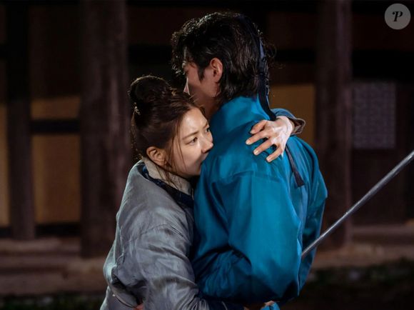 'Alquimia das Almas': uma feiticeira acaba no corpo de uma plebeia e busca retomar seus poderes, mas se apaixona por um nobre