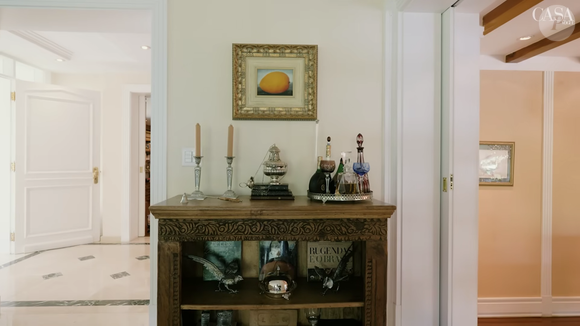 Ronnie Von também gosta de artefatos culturais, como objetos e até esse quadro do Pablo Picasso