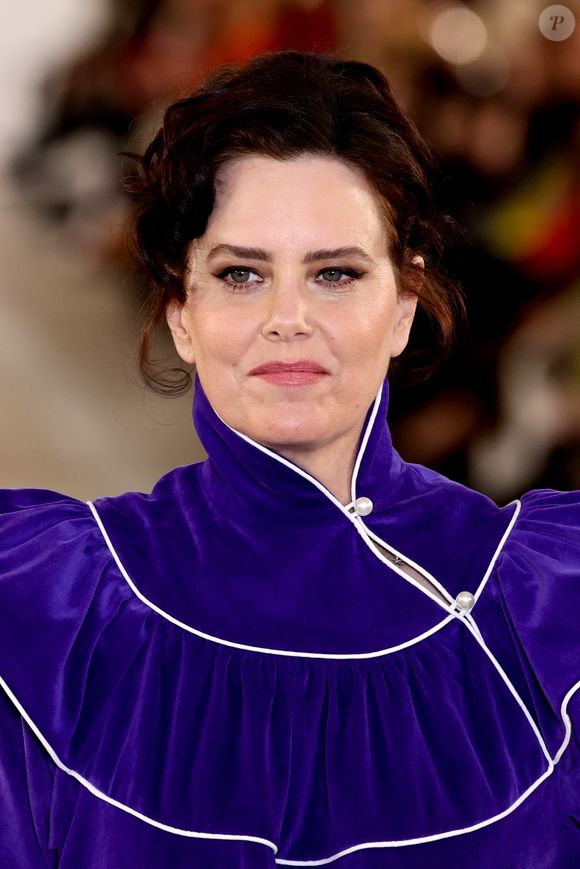 A atriz Ione Skye passou sua vida a limpo na recém-lançada autobiografia ‘Say Everything’