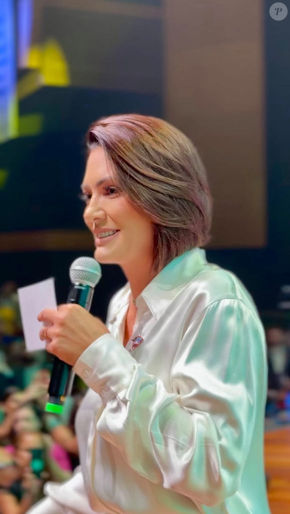 Michelle Bolsonaro, por meio de sua defesa, garante que as acusações são ‘falsas e ofensivas’