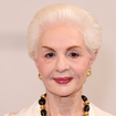 A Zara se inspira em Carolina Herrera para criar calças largas, confortáveis e frescas que vão fazer sucesso entre as mulheres elegantes com mais de 60 anos