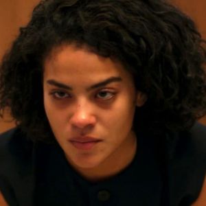 Maria de Fátima (Bella Campos) de 'Vale Tudo' não deve entregar o filho para adoção