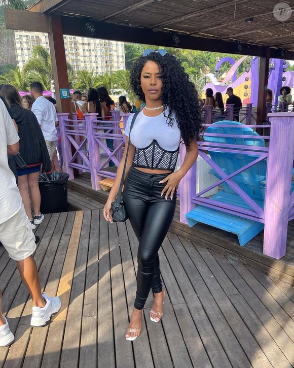 Lorena Maria começou a fazer sucesso na web há alguns anos