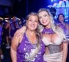 Solteira após fim do namoro relâmpago com Cassiano França, Andressa Urach está aproveitando ao máximo o Carnaval da Bahia e, para se jogar na folia, a atriz pornô levou com ela sua mãe, Marisete De Faveri, e seu padrasto.