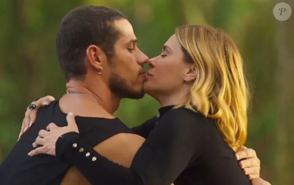 Final novela 'Vai na Fé': Lumiar (Carolina Dieckmann) e Lui Lorenzo (José Loreto) se despedem após advogada decidir sair do país