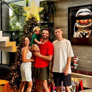 Natal 2024: Cássio Reis e Fernanda Vasconcellos posam em família