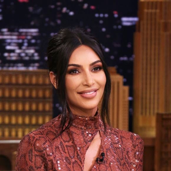 O que pouca gente sabe é que, há alguns anos, Kim Kardashian perdeu 32 kg com uma 'dieta milagrosa'