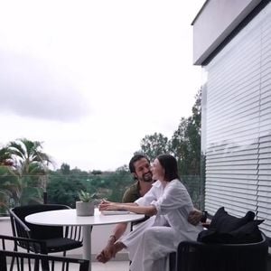 Romulo Estrela, a esposa Nilma Quariguasi, e o filho moram em uma verdadeira mansão na Barra da Tijuca