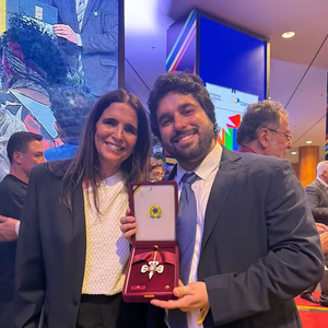 Antônio Mader Bellotto, filho caçula de Malu Mader e Tony Bellotto, virou assunto nos bastidores da política do Rio de Janeiro