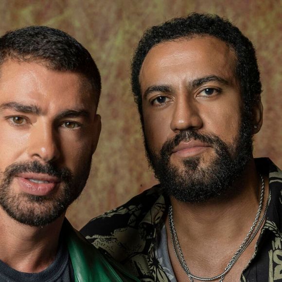César (Cauã Reymond) com seu comparsa, Olavo (Ricardo Teodoro), da novela Vale Tudo: os dois venderão bebê reborn para Aldeíde (Karine Teles)