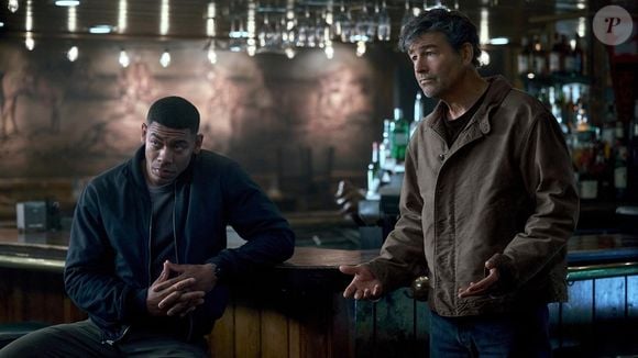 Lançada em 16 de agosto na HBO Max, 'Lanternas' é estrelada por Kyle Chandler como Hal Jordan, veterano da Tropa dos Lanternas Verdes, e Aaron Pierre como John Stewart, um novo recruta e ex-fuzileiro naval