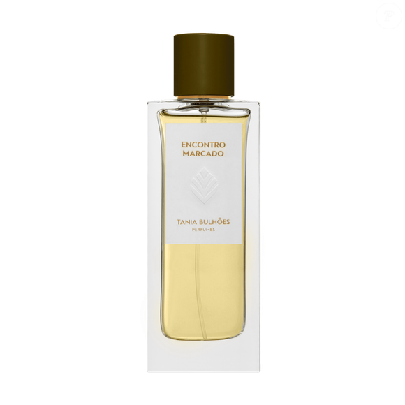Perfume de Tânia Bulhões: a fragrância Encontro Marcado vai te deixar com cheiro de mulher milionária, trazendo notas de gengibre fresco, rosa damascena, e madeiras marcantes.