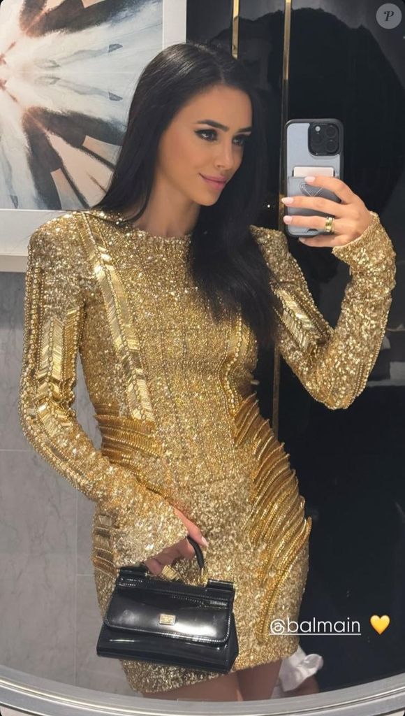 Moda de Bruna Biancardi: mãe de Mavie aposta em roupas com brilho, como esse vestido exuberante usado durante o Réveillon 2025.