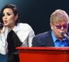 Elton John e Demi Lovato conversaram sobre dependência química e recuperação no documentário 'Dancing With The Devil', lançado em 2021