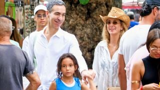 Do ‘Jornal Nacional’ à praia de Ipanema: César Tralli curte programa carioca com Ticiane Pinheiro e detalhe em look do apresentador rouba a cena