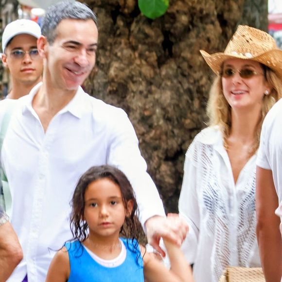 César Tralli, Ticiane Pinheiro e a filha do casal, Manuela, curtiram o domingo (25) no Rio de Janeiro