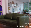 Apartamento de Letícia Colin tem conceito de livre circulação e chama atenção por não ter paredes entre os cômodos