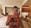 Flávia Alessandra sensualizou em frente ao espelho com a peça íntima e provocou os seguidores
