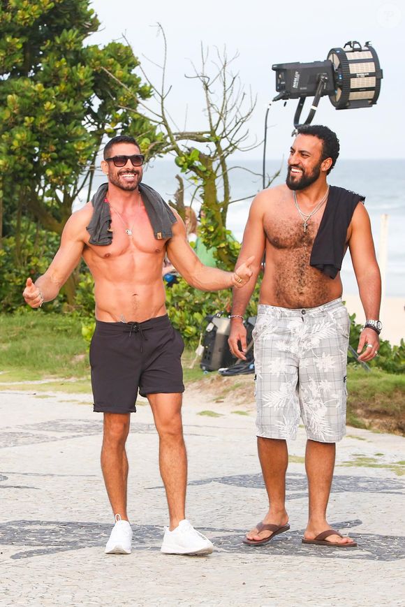 Cauã Reymond foi flagrado gravando cenas externas de 'Vale Tudo', em meio a rumores de que ele sairia da novela