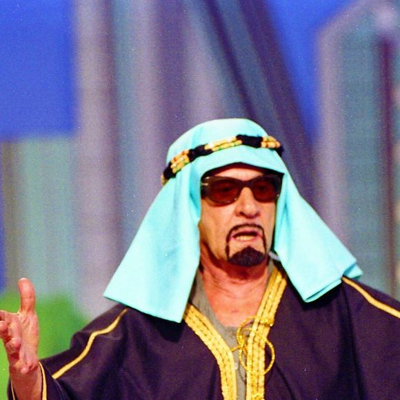 Ronald Golias marcou presença no programa ‘Hebe’ em março de 2004