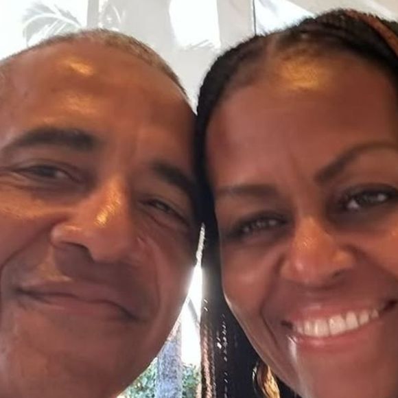 Agora, Jennifer Aniston revelou à revista Vanity Fair que conhece Michelle Obama melhor do que a ex-presidente e que até a viu recentemente.