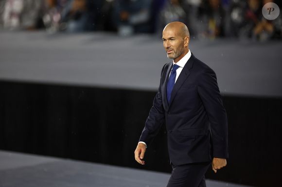 Zidane é admirado pela FFF, mas anúncio oficial ainda não deve acontecer