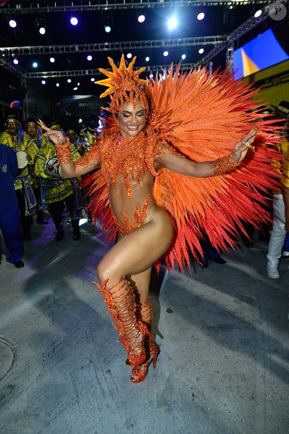 Mileide Mihaile já havia confirmado, durante entrevista a Leo Dias, que não comprou o cargo de rainha de bateria da Unidos da Tijuca