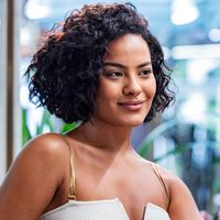 Resumo da novela 'Vale Tudo', capítulo de quarta-feira, 20 de agosto: nas mãos de Sardinha, Maria de Fátima revela segredo crucial a César