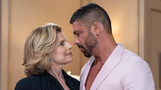 Resumo da novela 'Vale Tudo', capítulo de quinta-feira, 18 de setembro: César fica de queixo caído com descoberta sobre casamento com Odete Roitman