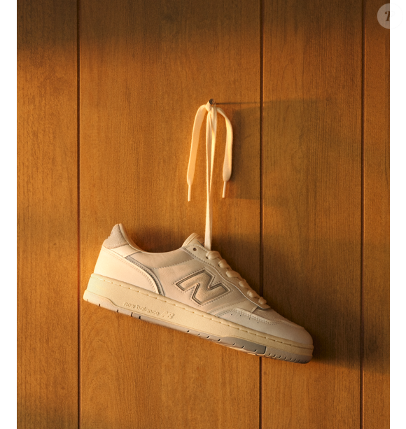Lançamento da New Balance aposta em couro, camurça e detalhes vintage para conquistar fãs de tênis casuais