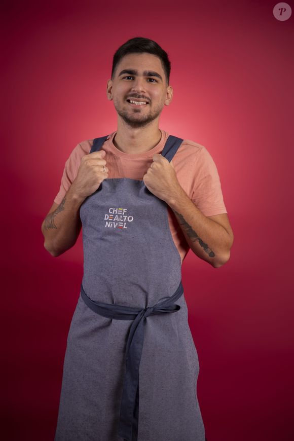 Rodrigo Andrade – Rodrigo, de 24 anos, nasceu e vive em Natal, no Rio Grande do Norte. Chef de cozinha e dono de um restaurante que homenageia sua avó, ele cozinha profissionalmente há sete anos