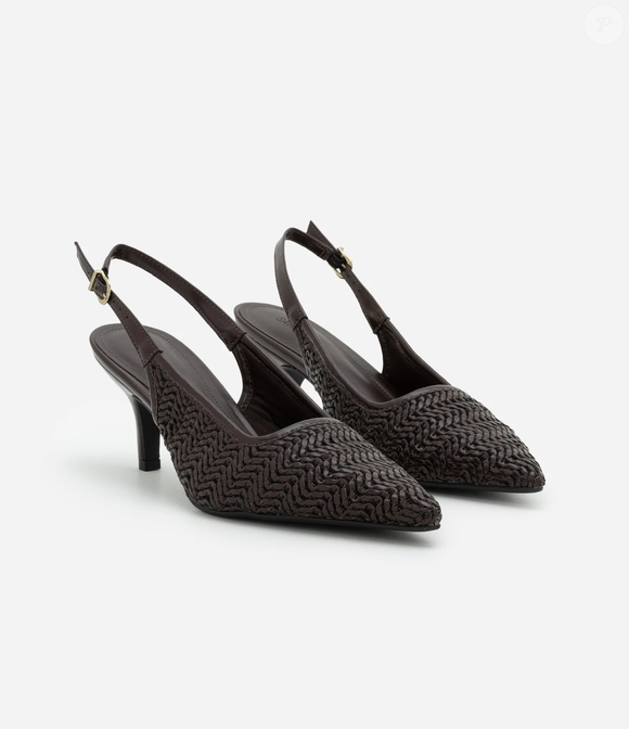 Além do visual sofisticado, o modelo de ráfia da Satinato também chama atenção pelo preço mais acessível. Segundo informações divulgadas no site da Renner, o sapato custa R$ 199,90