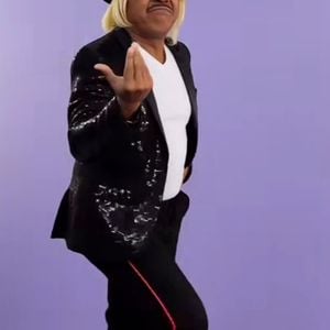 Campanha de Tiririca foi feita pautando o humor, como as passadas, e ele chegou a incorporar Michael Jackson em uma publicação