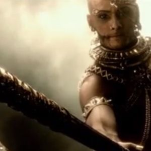 Filme '300', com Rodrigo Santoro, retratou o povo de Espartana, que se expunha ao desconhecido como forma de aprendizagem