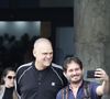 Oscar Schmidt, irmão de Tadeu, desembarcou acompanhado de sua esposa no aeroporto " Santos Dumont " no centro do Rio.
