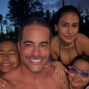 O empresário Kaká Diniz é marido da cantora Simone Mendes, com quem tem dois filhos
