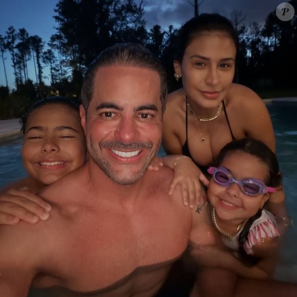 O empresário Kaká Diniz é marido da cantora Simone Mendes, com quem tem dois filhos