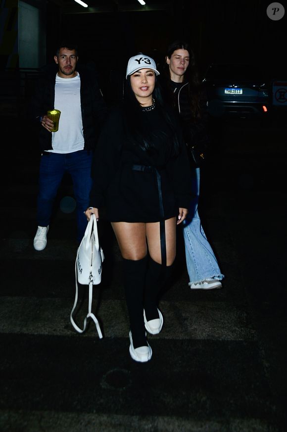 The Town 2025: Simaria optou pelo preto e branco em roupa curta para o festival de música