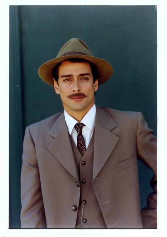 Marcello Antony estava no auge de sua beleza quando viveu Marco Antônio, um dos personagens principais de 'Terra Nostra'