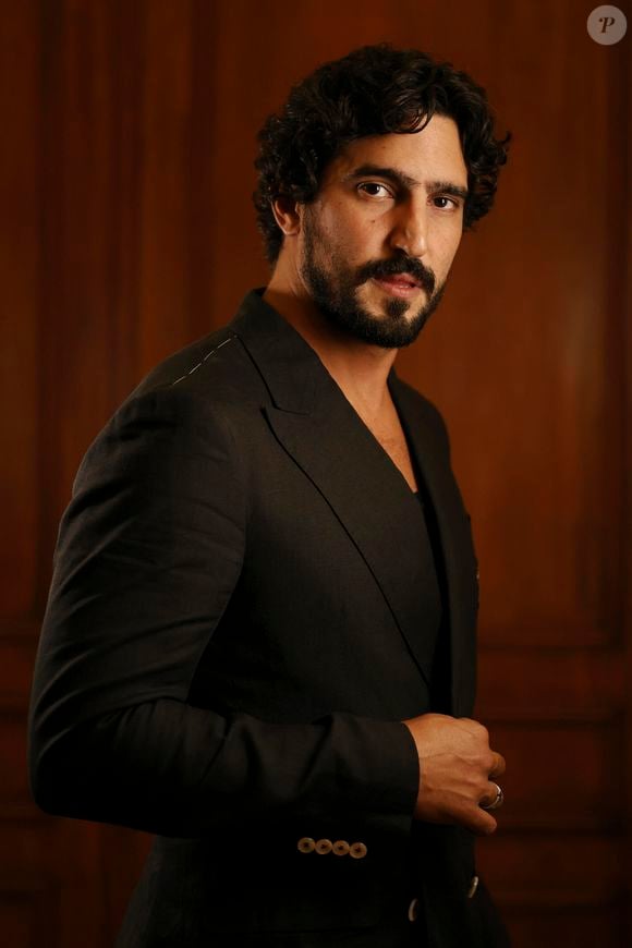 Renato Góes lidava com o divórcio dos pais, a puberdade e uma mudança de escola quando descobriu o vitiligo